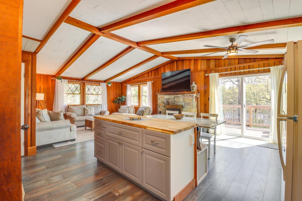 Long Pond Lakefront Poconos Vacation Rental With Swim Dock! מראה חיצוני תמונה
