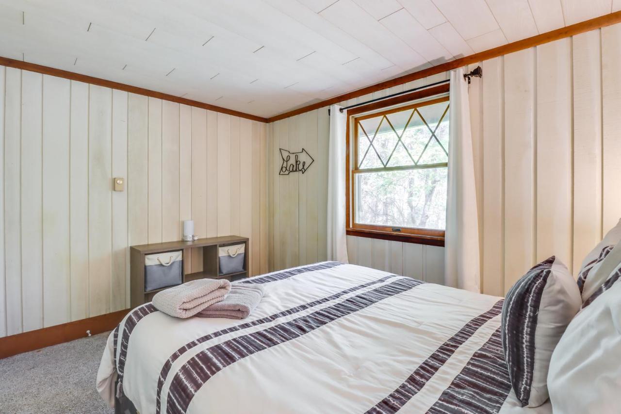 Long Pond Lakefront Poconos Vacation Rental With Swim Dock! מראה חיצוני תמונה
