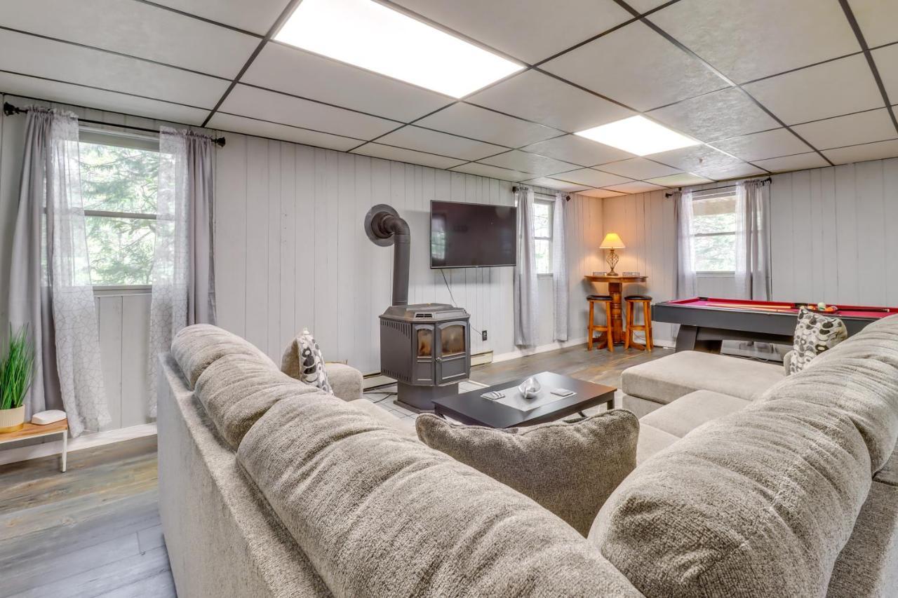 Long Pond Lakefront Poconos Vacation Rental With Swim Dock! מראה חיצוני תמונה